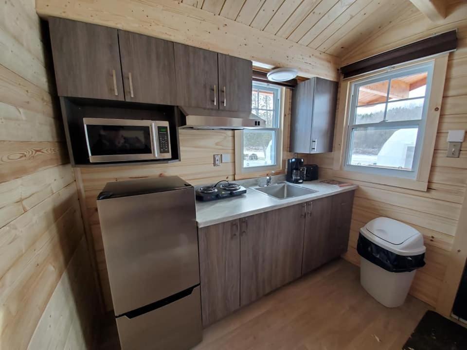 Les Chalets De La Colline Inc Baie-Sainte-Catherine Dış mekan fotoğraf