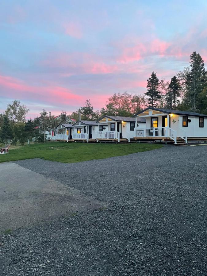 Les Chalets De La Colline Inc Baie-Sainte-Catherine Dış mekan fotoğraf