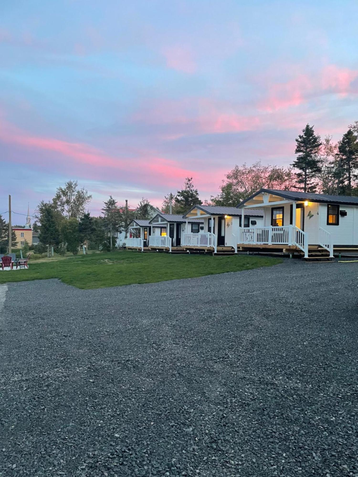 Les Chalets De La Colline Inc Baie-Sainte-Catherine Dış mekan fotoğraf